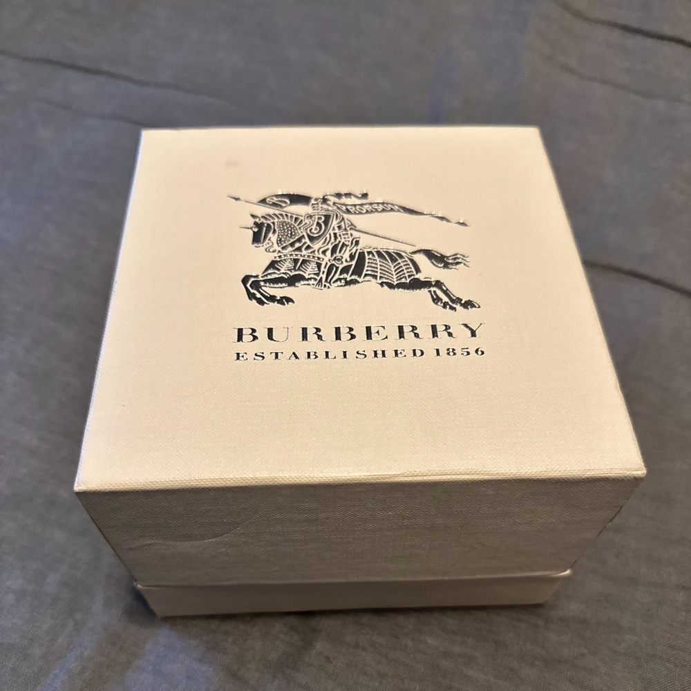 Burberry Watch - Picture 6 of 7